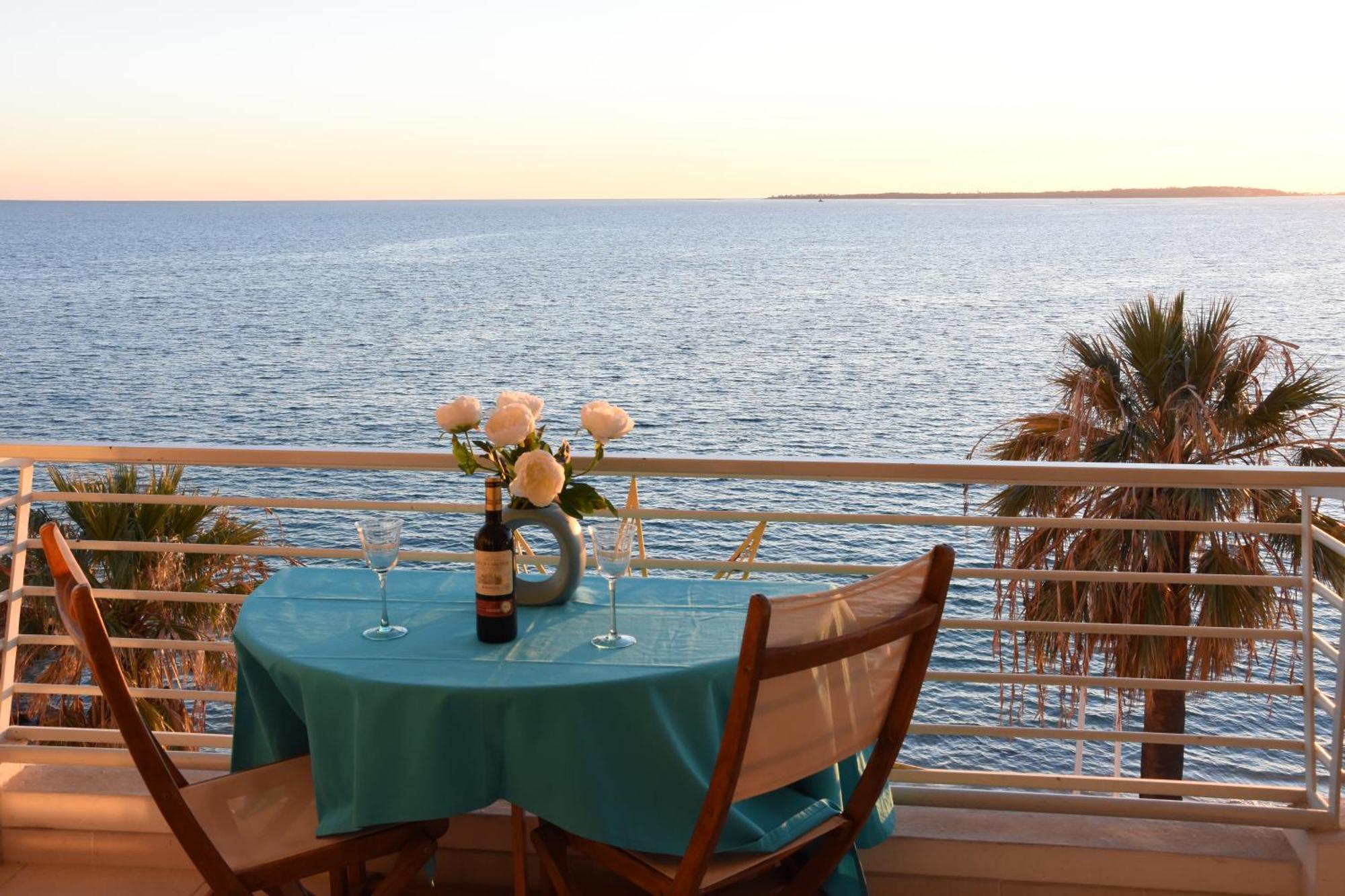 Residence Le Soleil Жуан-Ле-Пин Екстериор снимка